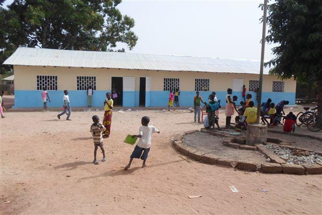 Ir a Construcción de una huerta escolar en la escuela de Cambara Djaube