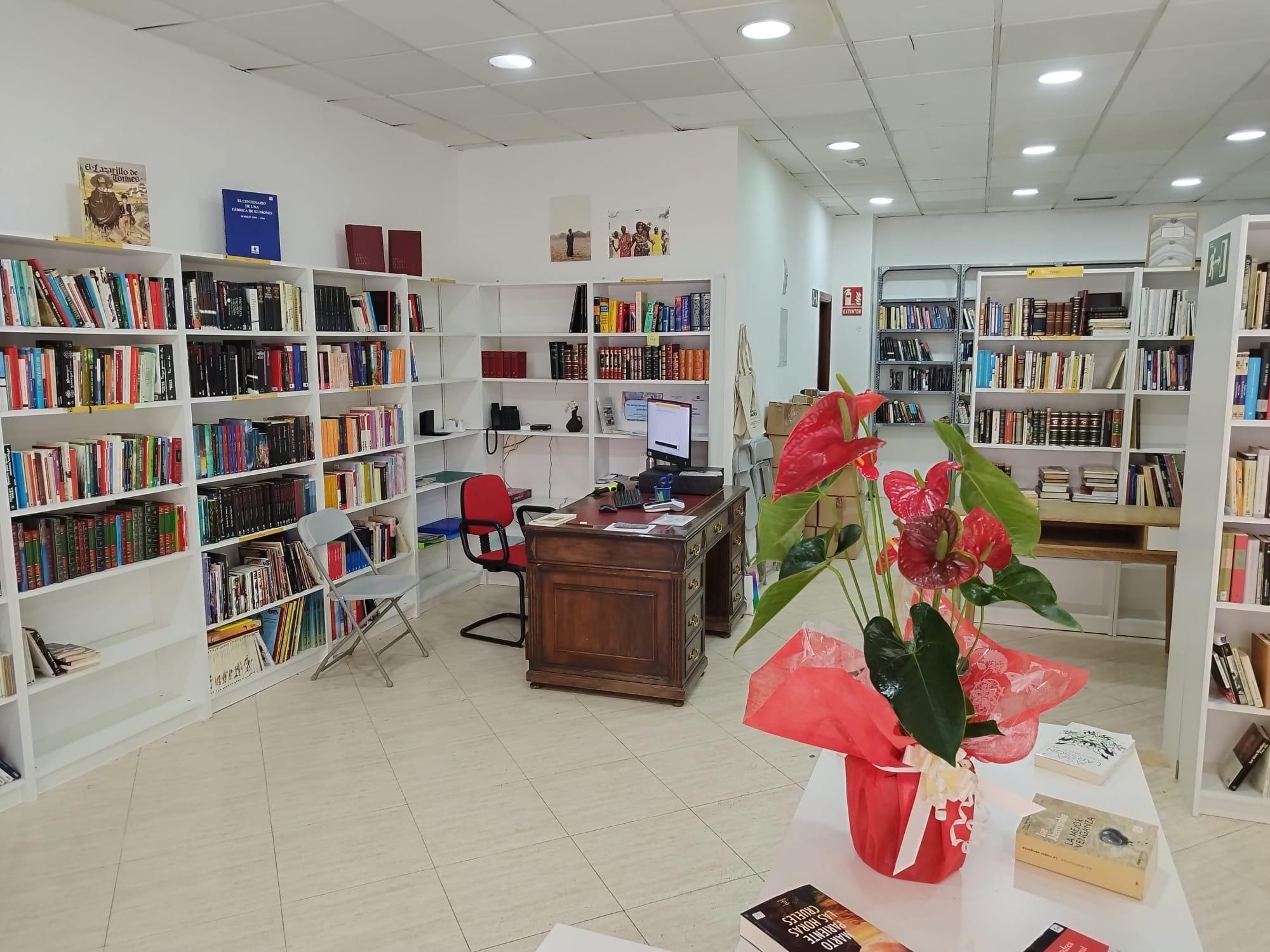 Ir a Inauguramos librería solidaria AIDA Books&More en Móstoles